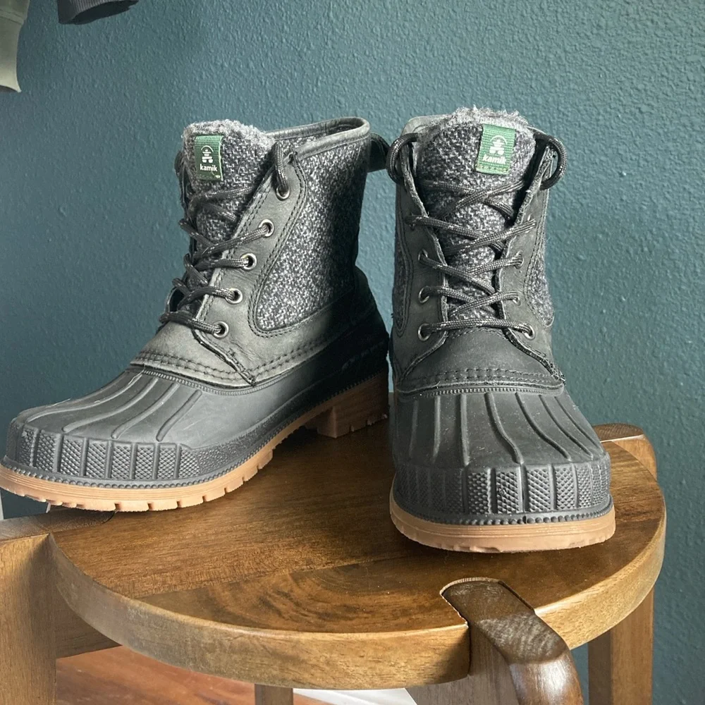 Kamik Women's Grey and Tan Winter Rain Boots